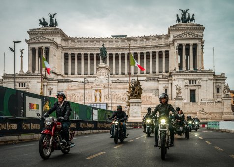 RE Rome - Marathon Parade (hero)