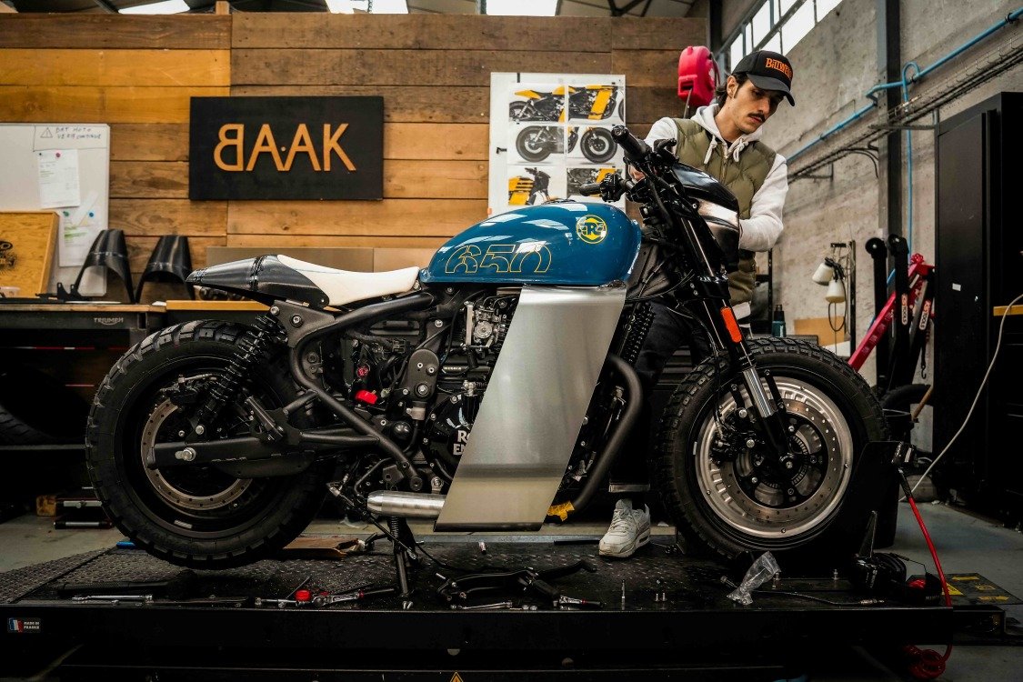 Royal Enfield ‘Custom World’ Busted Knuckles Build Off Europe
