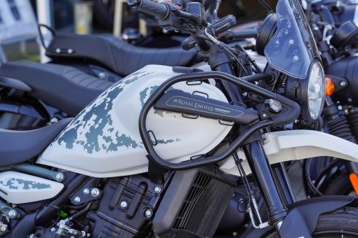 RE_KrazyHorse_Motocom_Himalayan-KametWhite