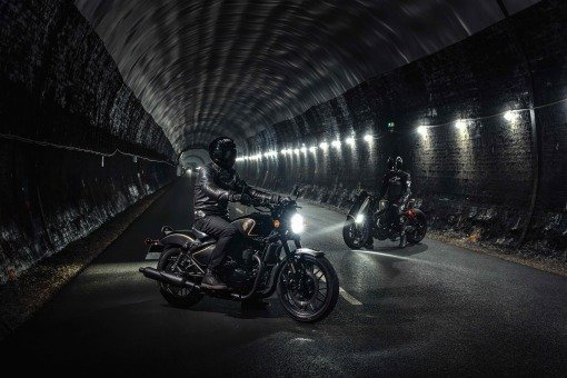 Shotgun 650 Rough Crafts and Caliber Royale with riders