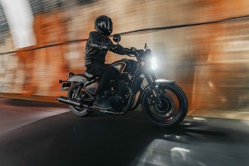 Shotgun 650 Rough Crafts riding